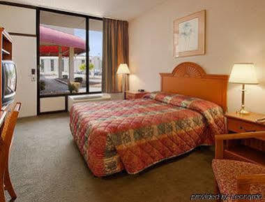 Days Inn By Wyndham Princeton Εξωτερικό φωτογραφία